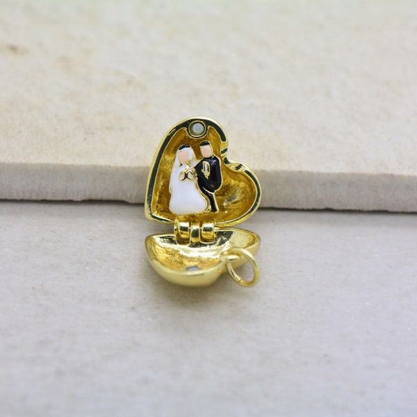 1- Wedding Heart Picture Locket Hidden Enamel Bride and Groom 24k Gold Plated Brass Magnetic Pendant Wedding Sweethearts Jewelry (DA182)