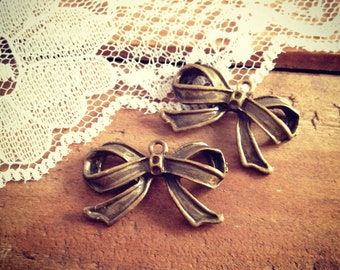 5 - Bow Ribbon Charms Bow Charms Antique Bronze Ribbon Charm Bow Small Bows Vintage Style Pendant Charm Jewelry Supplies ( A028)