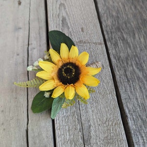 Sunflower Wedding Boutonniere, Sunflower Boutonniere for Groom, Sunflower Groomsmen Boutonniere, Flower Lapel Pin, Fall Wedding, Boutineer image 5