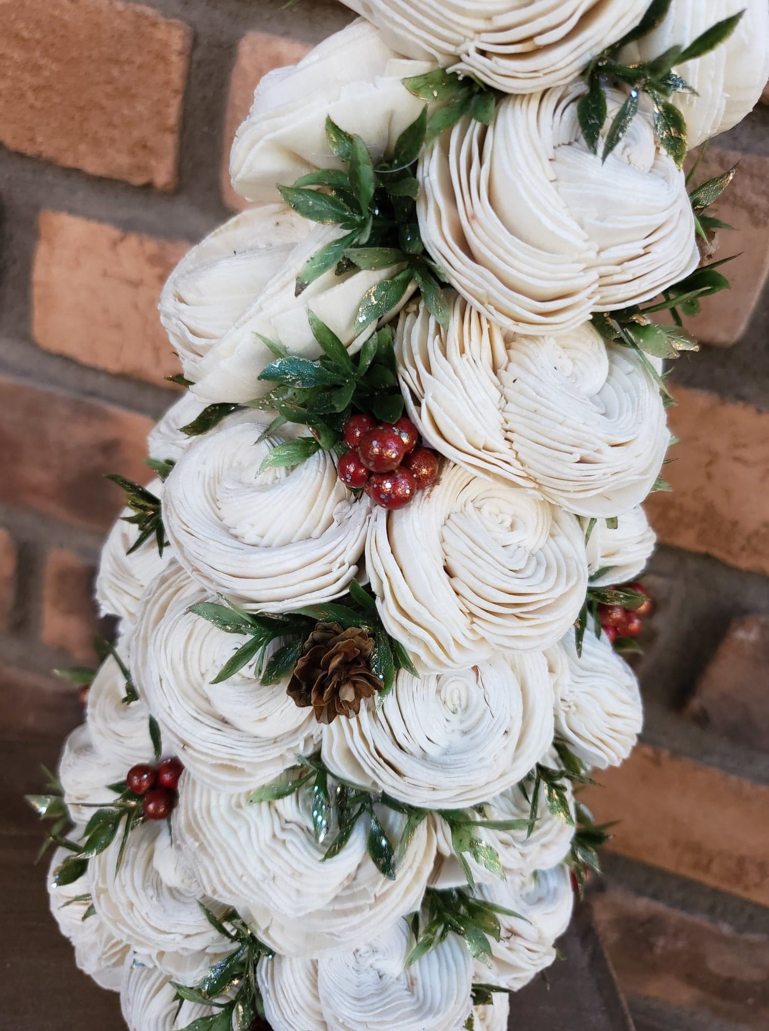 Sola Wood Flowers Classic Wood Flower Christmas Tree with Gold Etsy