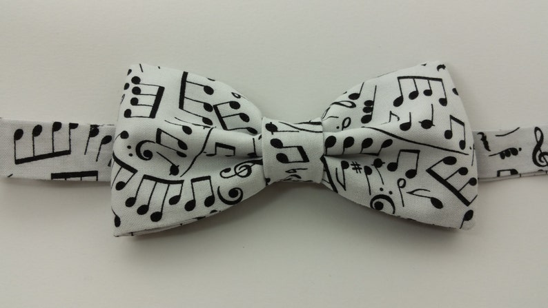 Rich Musette Breeze Bow Tie