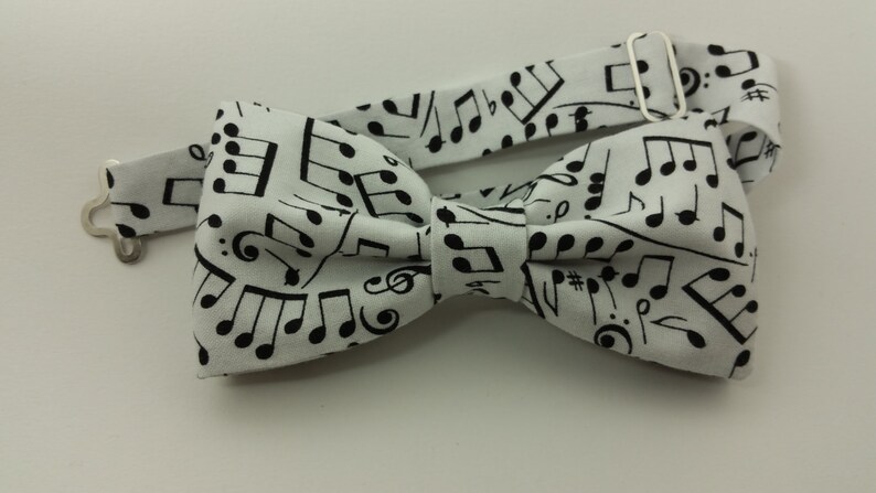 Rich Musette Breeze Bow Tie