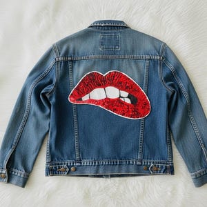 XL Sequin Lip Patch – Statement Kissing Lip Patch in White & Red – Large Appliqué for Denim Jackets, T-Shirts – 28 x 15 cm