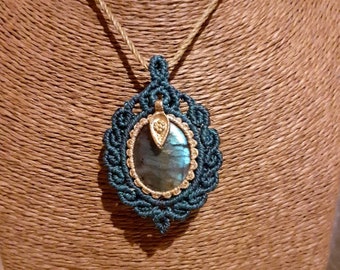 Labradorite Necklace/Gypsy Jewelry/Spiritual Jewellery /Macrame Gemstone Necklace