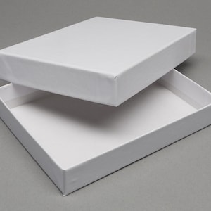 Game box small 123 x 95 x 20 mm