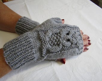 Ladies Owlie Fingerless Mitts/Gloves - Grey