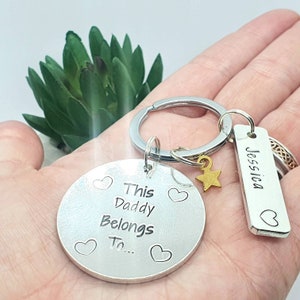 Personalised Father's Day Keyring. This Daddy belongs to... Unique birthday gift for Grandad, Grandpa, Pops from grandchildren. image 5