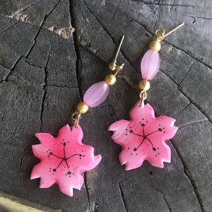 Single Sakura earrings