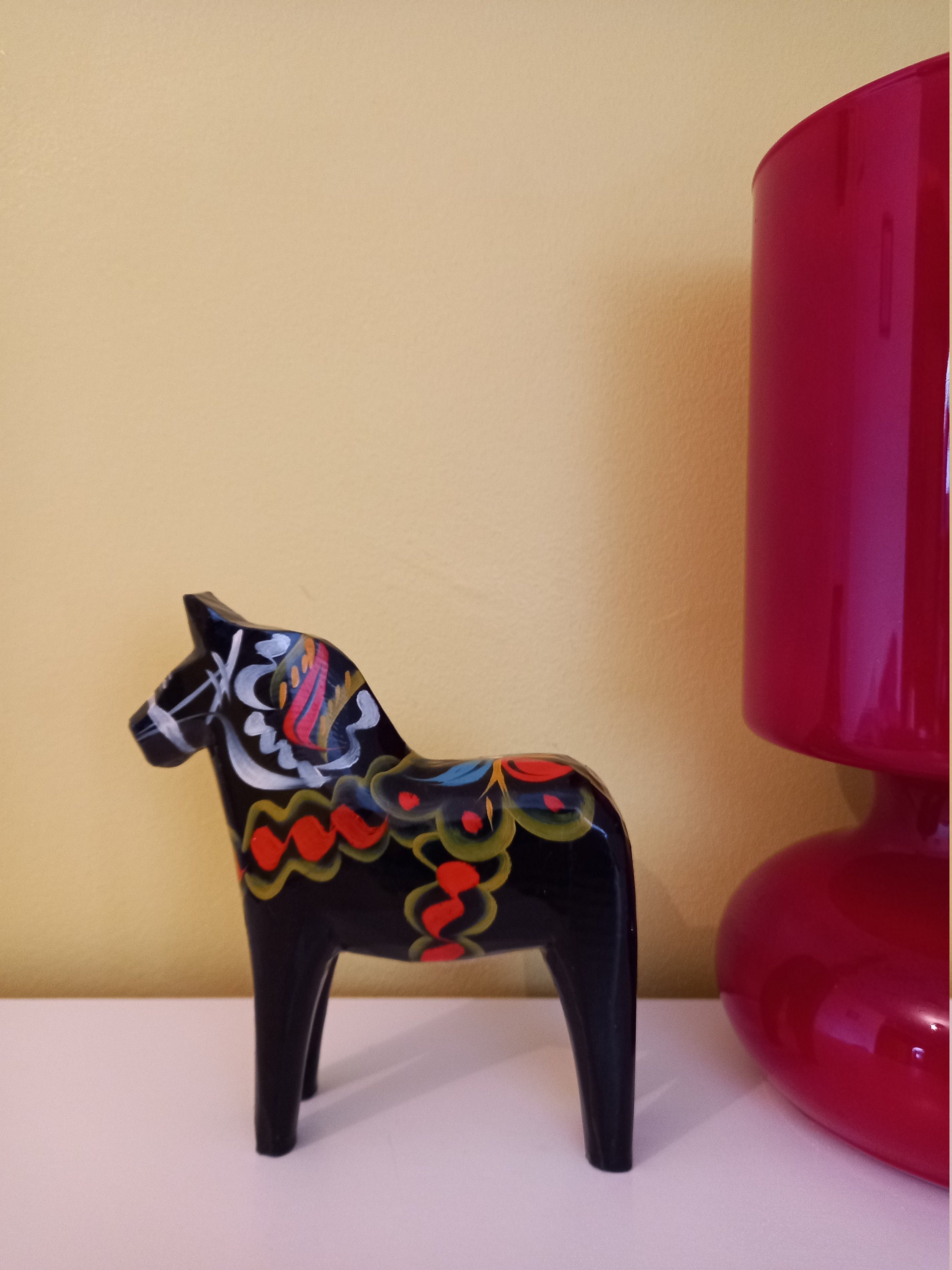 Petit Cheval Dala Noir Vintage en Bois Nils Olsson Suède