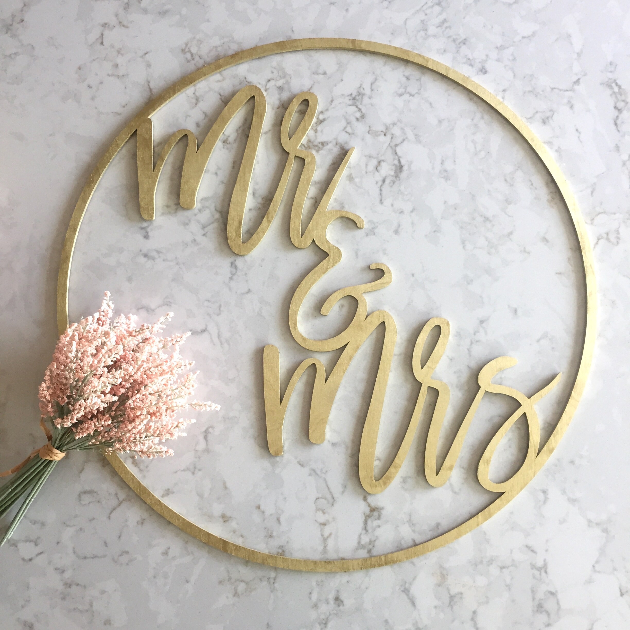 Mr & Mrs Circle Sign / Wedding Sign / Mr and Mrs Sign / Mr and Etsy UK