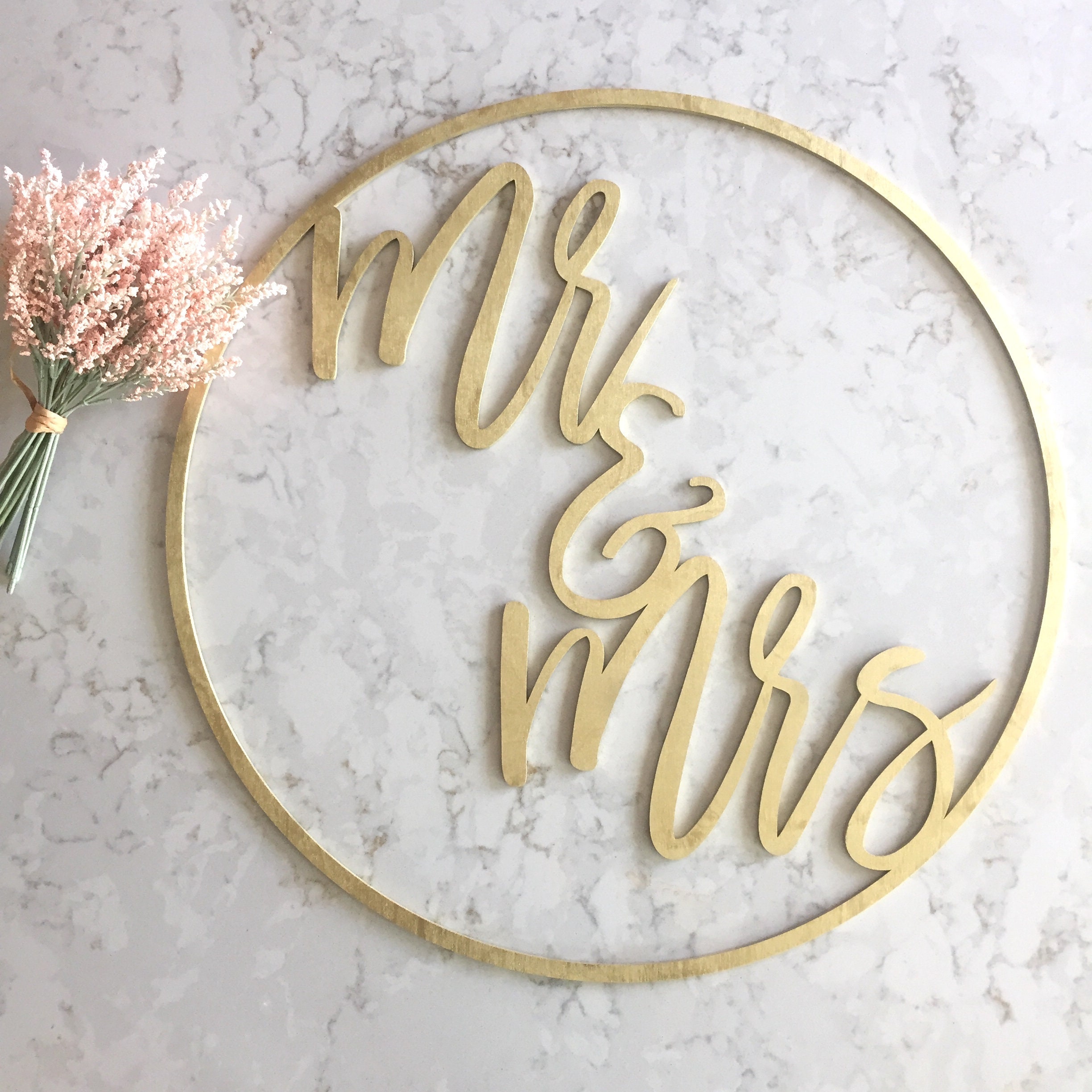 Mr & Mrs Circle Sign / Wedding Sign / Mr and Mrs Sign / Mr and Etsy UK