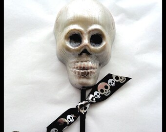Chocolate Skull Lollipop/Halloween/bones/skeleton/gothic/edible skull/boyfriend/son/husband/girlfriend/daughter/teenager/boy/man/men/him