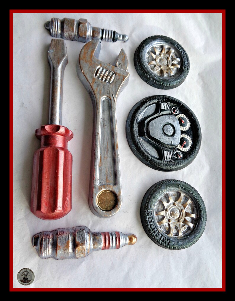 Chocolate Mechanic Gift Set: Edible Car Repair Tools - Petrol Head Present - Personalised Cake Toppers imagen 7