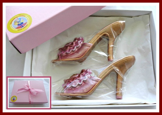 How To Make A Designer Chocolate Shoe - YouTube