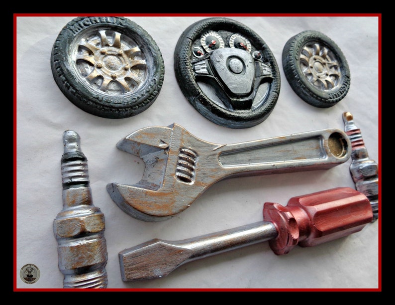 Chocolate Mechanic Gift Set: Edible Car Repair Tools - Petrol Head Present - Personalised Cake Toppers imagen 5