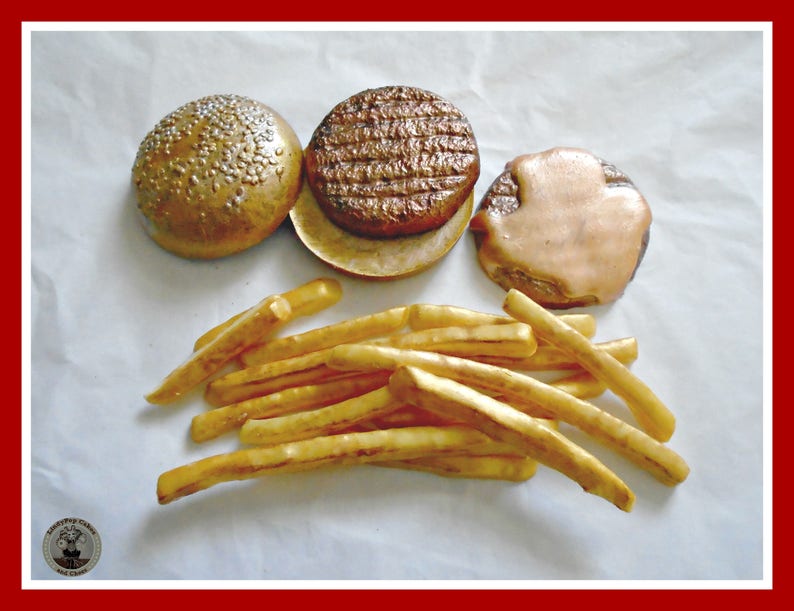 Cheeseburger Chocolate Gift/Fake Burger/Fries/Chips/Fast Food/Pretend Food/Novelty Edible Gift/Boyfriend/Husband/Brother/Girlfriend/Teenager image 3