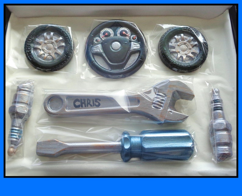 Chocolate Mechanic Gift Set: Edible Car Repair Tools - Petrol Head Present - Personalised Cake Toppers imagen 6
