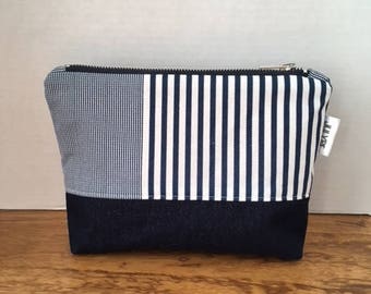 cosmetic bag, pouch bag, toiletry articles, women little bag, makeup bag, zipper wallet, toilety bag in nautic print navy and white