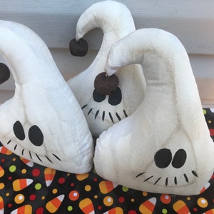 Set of 3 Primitive Ghosts with rustic bell, Primitive ghost decor