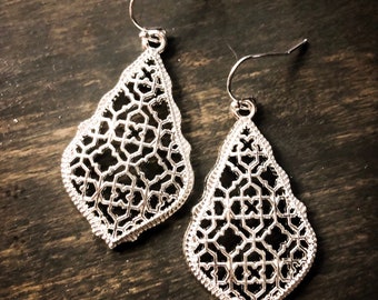 Ditsala Senthaolele Earrings main image 1