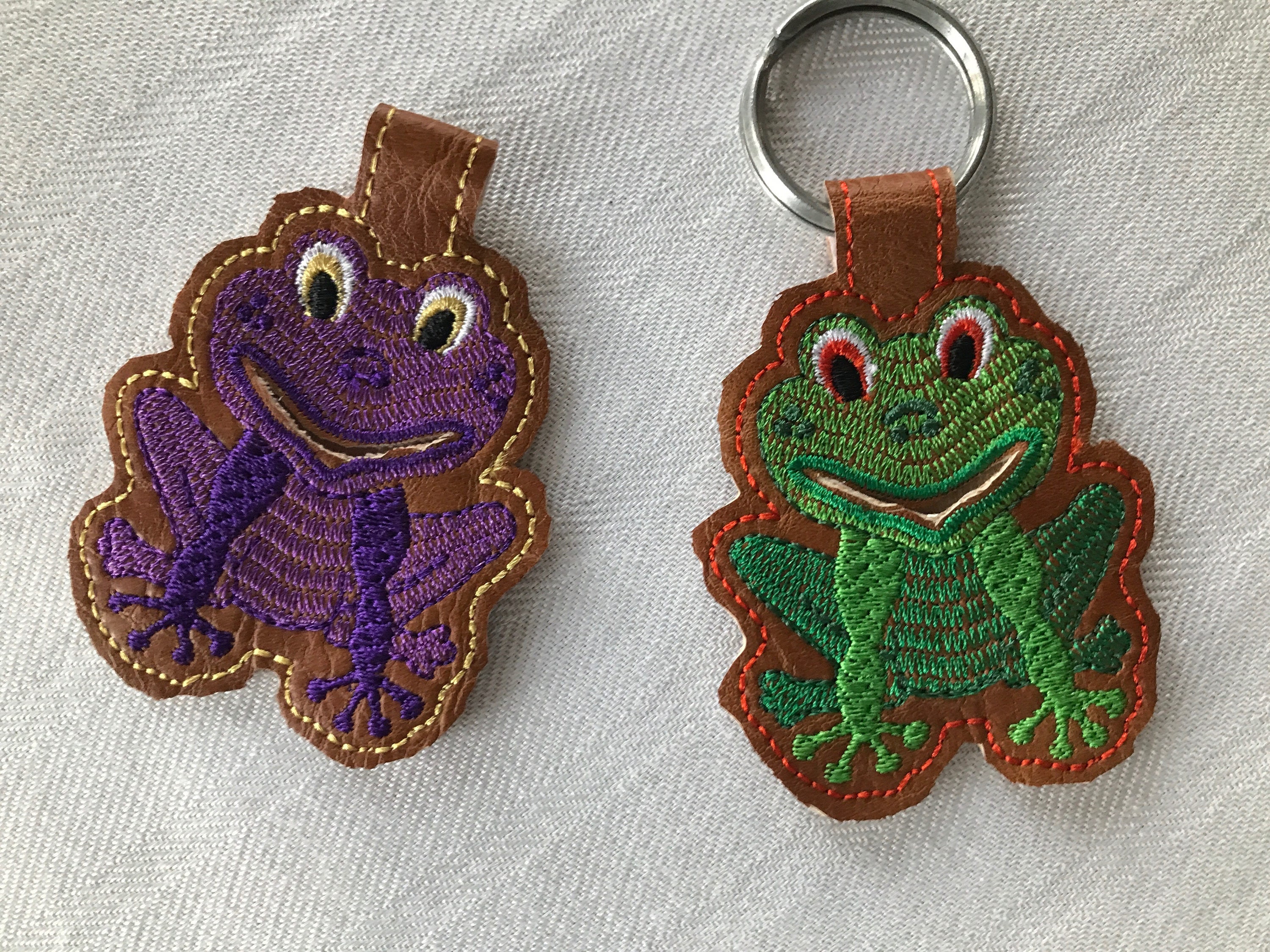 Frog Key Fob Embroidery Design ITH Frog Key Fob with Quarter Etsy España