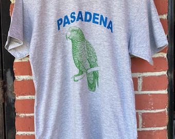 Pasadena Papagei Siebdruck-T-Shirt Unisex-Größen