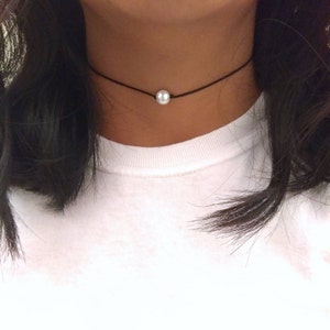 Single White Pearl (6mm) Choker, Pearl Jewelry, Single Bead Jewelry, Simple Choker, Minimalist Choker, Glass Pearl Choker, Christmas Gifts