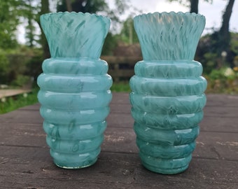 Paire de vases isothermes ACME en verre marbre blanc-vert, vers 1950