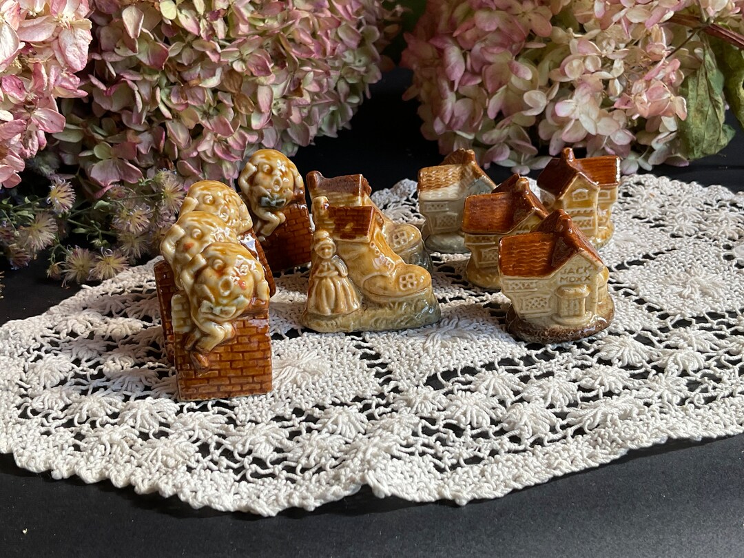 Red Rose Wade Tea Whimsies Nursery Rhymes Figurines Collectible Etsy