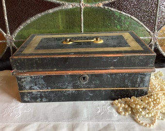 Antique metal cash box change bankers chest money box no key