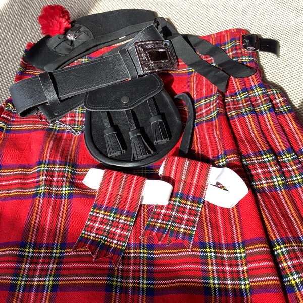 Tartan Kilt Red with Sporran Scottish Highlander Costume Accessory main image 0