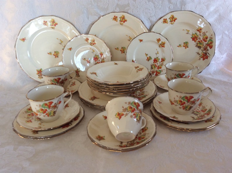 ART DECO Alfred Meaking Astoria shape Banbury England dinner or breakfast set image 1