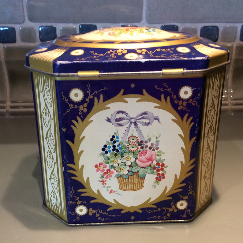 Gray Dunn /& Co Fancy vintage biscuit tin from Scotland