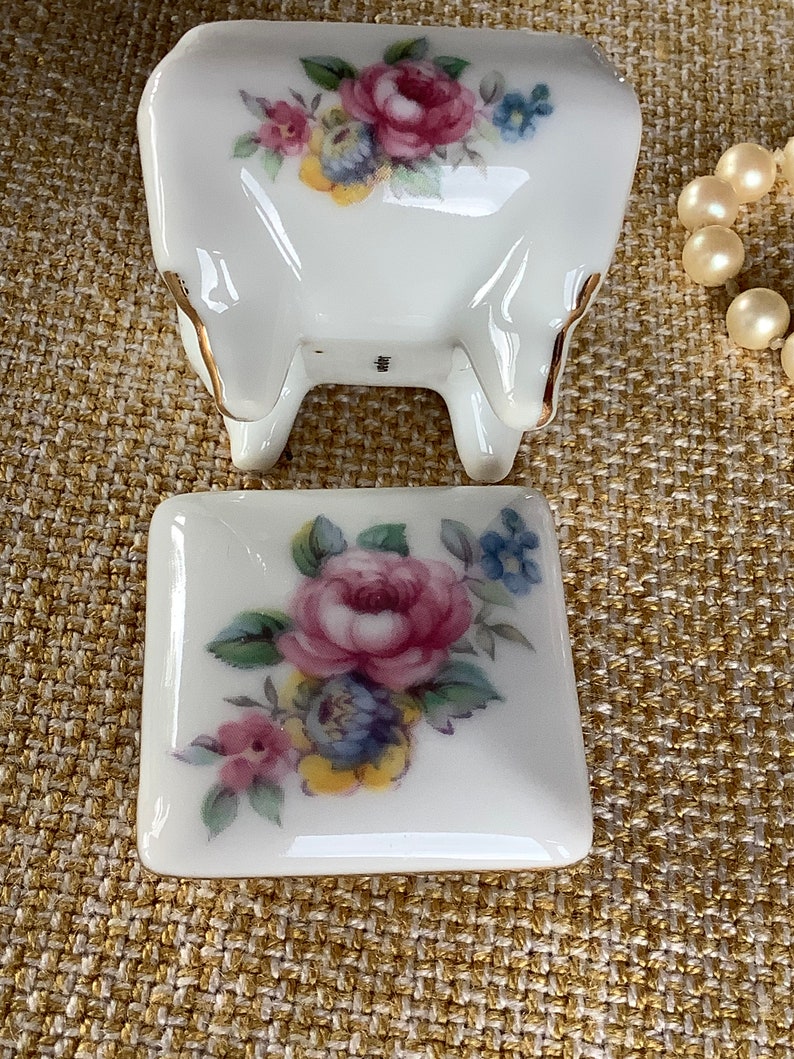 Occupied Japan shell shape porcelain dish with ring trinket 1945-1952