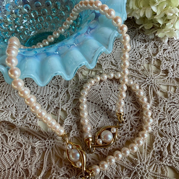 Vintage Richelieu faux pearls necklace pendant designer costume jewelry
