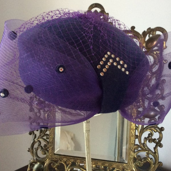 Vintage fancy purple Doeskin felt wool ladies veil hat evening or wedding occasion hat