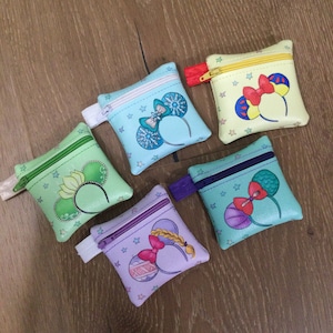 Coin purse with mouse ears