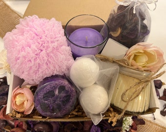 Lavender Spa Gift Set: Candle, Bath Bomb, Lotion & More