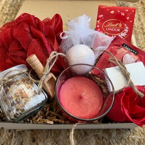 Valentine's Day Gift Box, Valentine's Day Gift Set, Bath and Body Gift Set, Gift for Wife, Gift for Girlfriend, Gifts for Her, Spa Gift Box