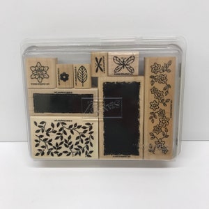 Shades of Nature - Stampin' Up! - Motyl Liście Ważka Tła Obramowanie - Obramowanie Kwiatowe - Zestaw Pieczątek Gumowych Oprawionych W Drewno - Wycofane