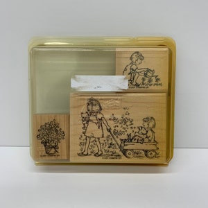 L'amicizia cresce - Stampin' Up! - Carretto per ragazze e ragazzi - Fratello e sorella - Vaso di fiori - Annaffiatoio - Set di timbri in gomma con montaggio su legno - Fuori produzione
