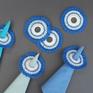 crochet napkin rings blue & white / Germany / vintage