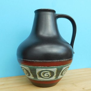 handled vase / Dümler & Breiden / 313 20 / West Germany / 1970s