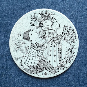 round porcelain wall tile Juni / Björn Wiinblad / Rosenthal / Studio Line / West Germany / 1970s-1980s