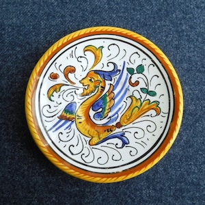 hand painted maiolica wall plate 12 cm / Deruta / CLASSICA RAFFAELLESCO / Umbria / Italy / 1980s