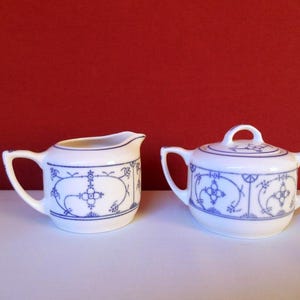 porcelain creamer and sugar Strohmuster / Original Blau SAKS / Wilhelm Jäger / Eisenberg, Thuringia / East Germany GDR / 1920s - 1972