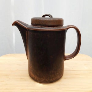 coffee pot / Arabia RUSKA brown / Scandinavian design / Ulla Procopé / Finland / from 1961