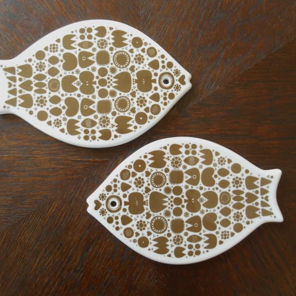 ceramic fish plates set of 2 / Porsgrund / Norway / brown and white 74 / 1970s