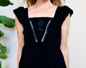 Vintage Black 70's Flower Maxi Dress | XS