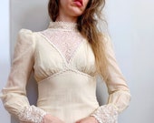 Vintage beige Gunne Sax dress high neck lace puff sleeves prairie boho wedding dress bridal gown black label Gunne Sax by Jessica XXS